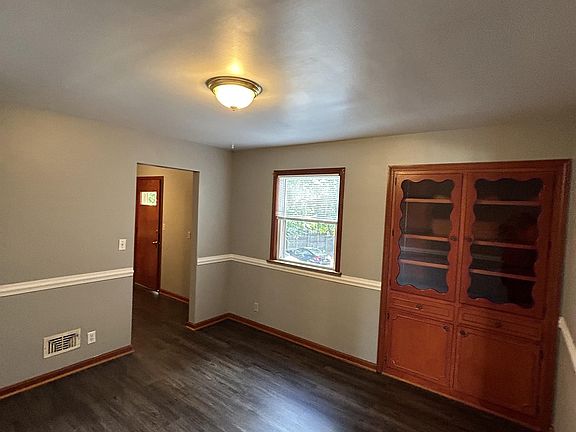 3rd image of 310 Idlewylde Dr #3