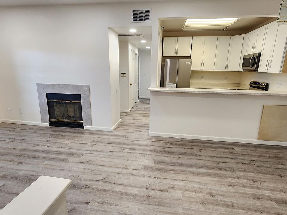 Living room and Breakfast bar