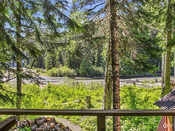 3rd image of 183 Snowshoe Lane