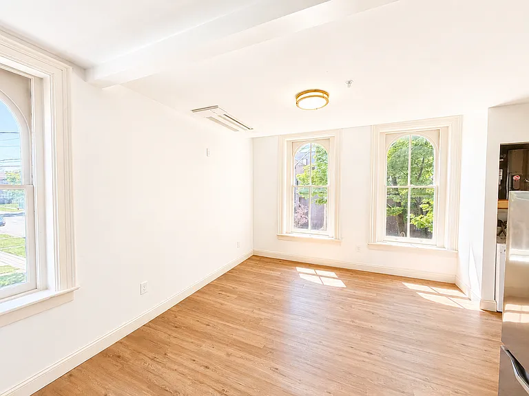 319 Connecticut St #4 — Photo 2