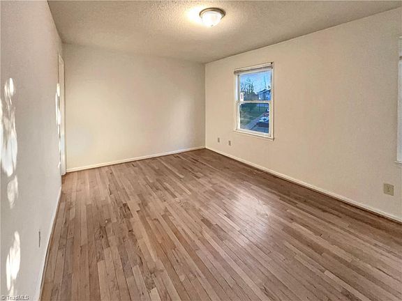 5th image of 317 W Montcastle Dr #E