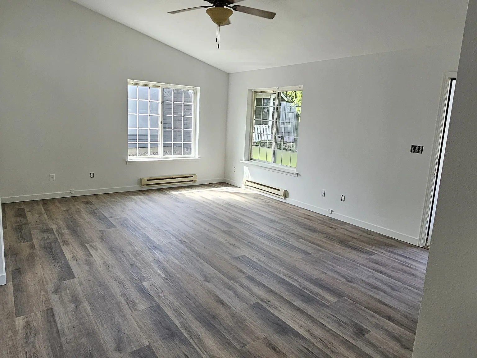 2 bed, 1400 sqft, $2,000 — Photo 2