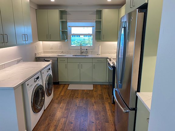 2nd image of 4863 Independence Dr #4863