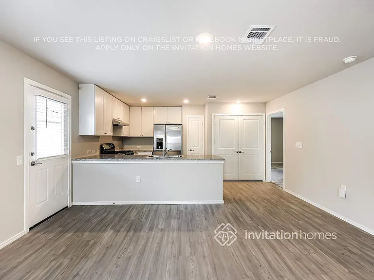 13427 Ashworth Blvd — Photo 6