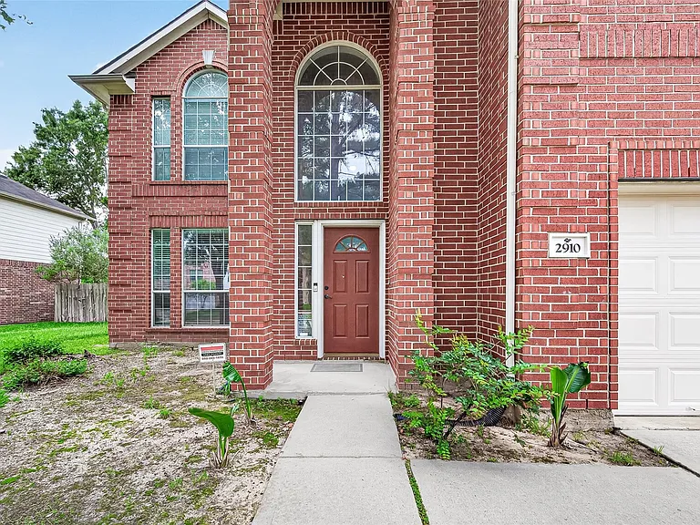 2910 Barton Meadow Ln — Photo 4