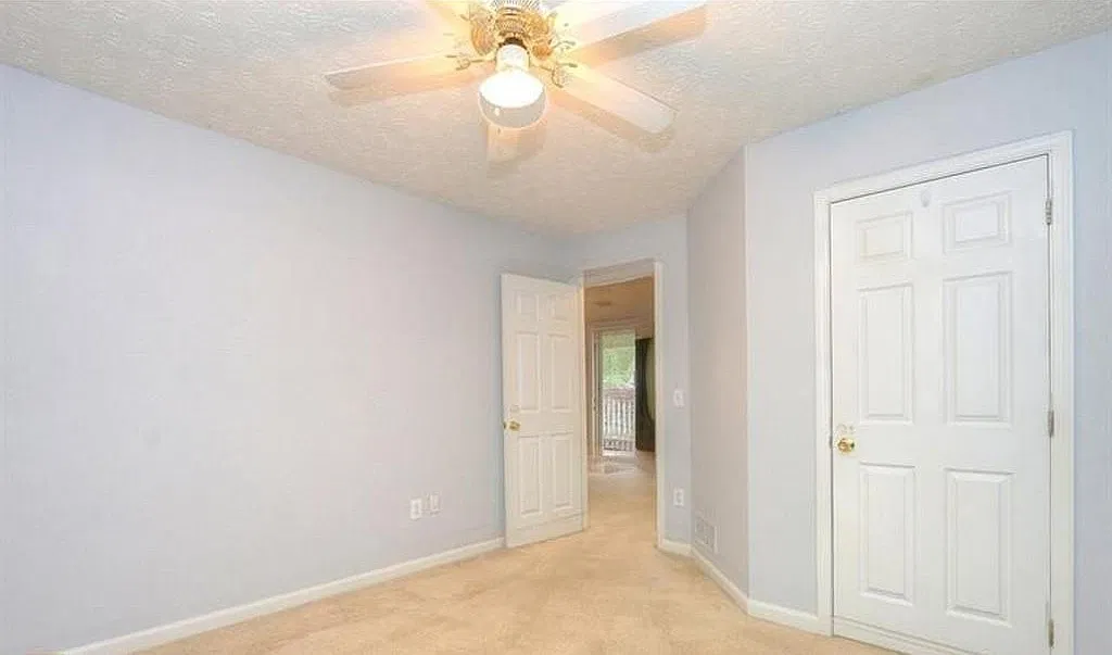 3 bed, 2.0 bath, 1500 sqft, $2,200 — Photo 2