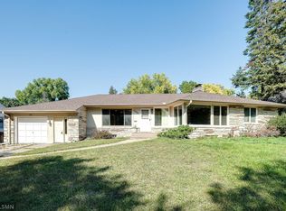 2265 Edgcumbe Rd, Saint Paul, MN 55116