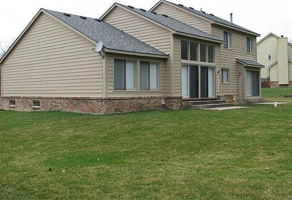 4th image of 2309 Mayfair Dr