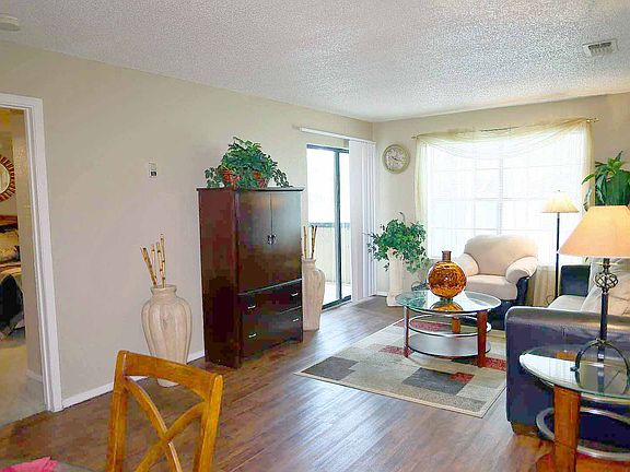 3rd image of 2125 Universal City Blvd APT 1015
