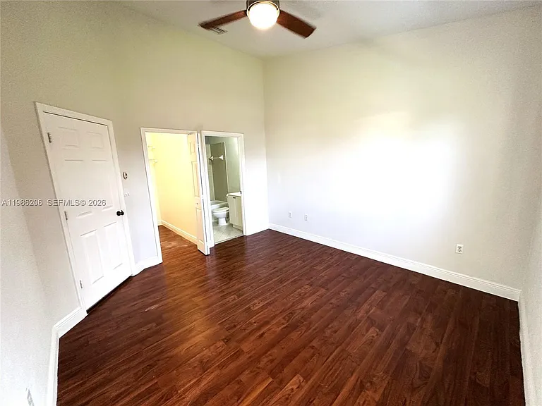 3550 NE 5th St #202 — Photo 16