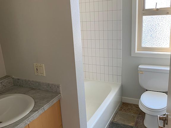 Full bathroom with tub/shower