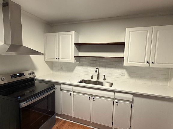 5th image of 232 Bell St