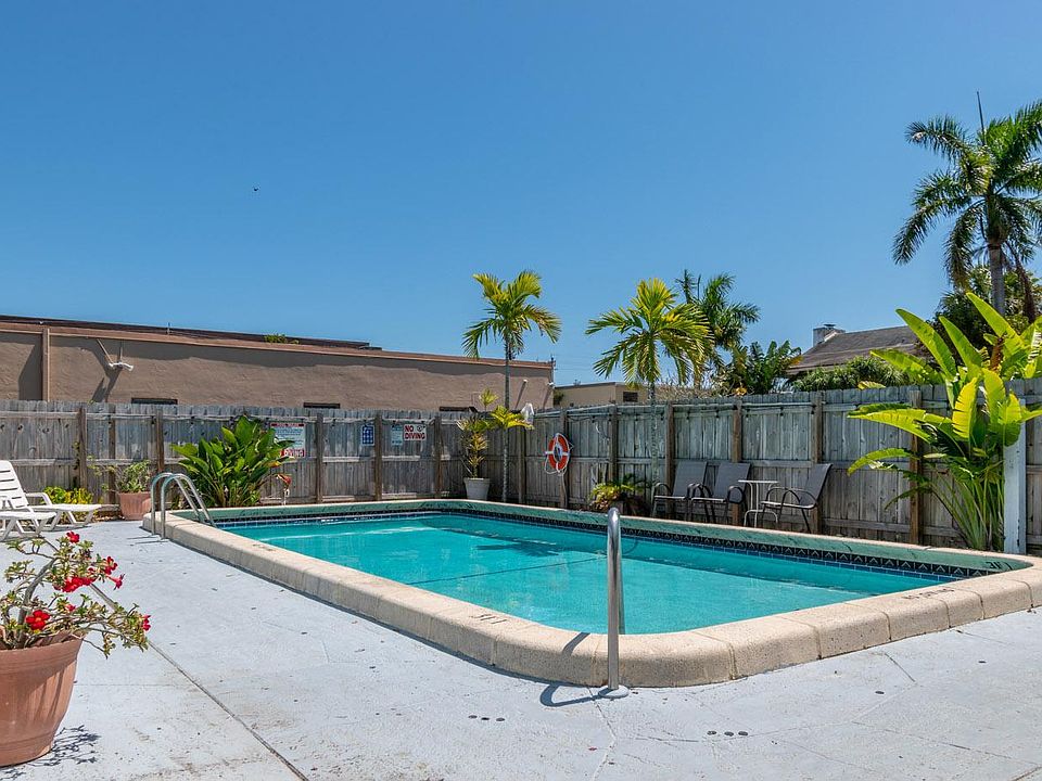 1st image of 129 NW 25th St #129