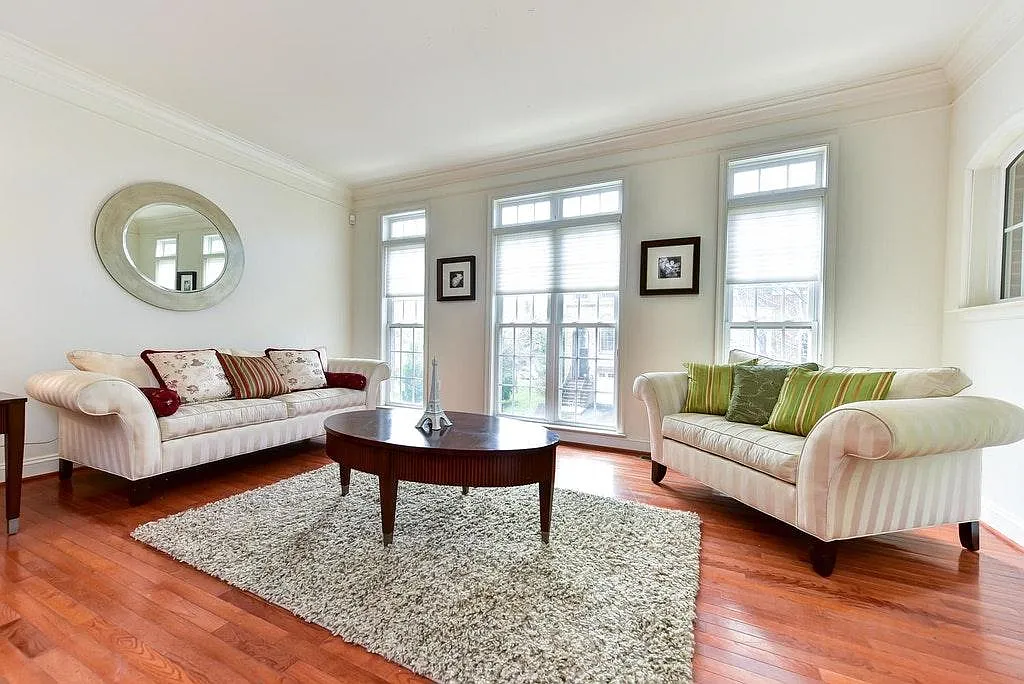 3 bed, 2612 sqft, $3,700 — Photo 3