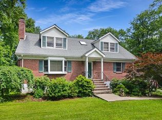 398 Alden Rd, Yorktown Heights, NY 10598