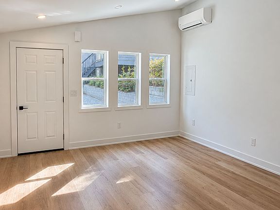 4th image of 60 Cannon Rd #5