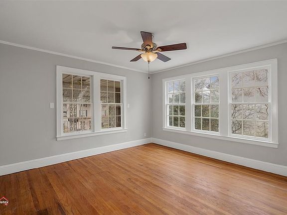 4th image of 331 E Boulevard St