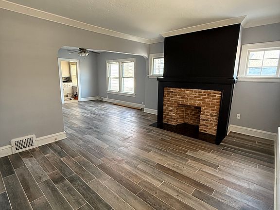2nd image of 1526 Orchard Grove Ave #2