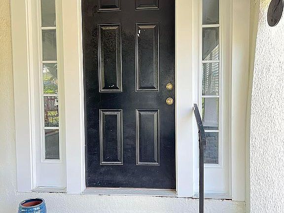 3rd image of 413 Avenue H SE