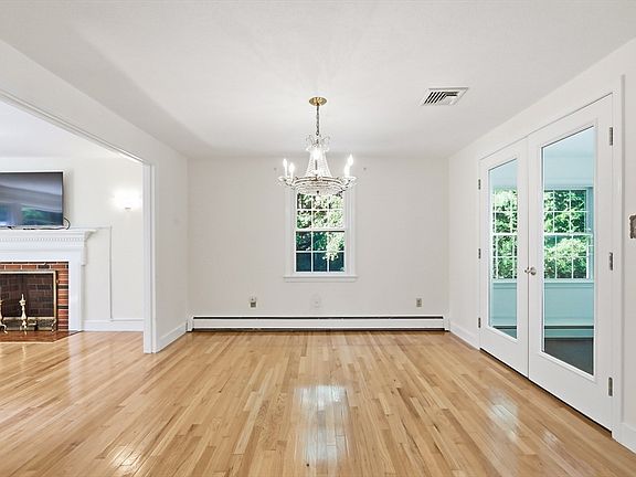 5th image of 110 Thornberry Rd
