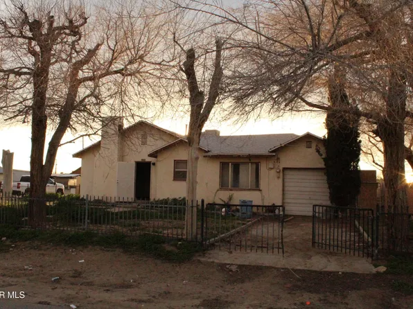 2901 Desert St, Rosamond, CA 93560