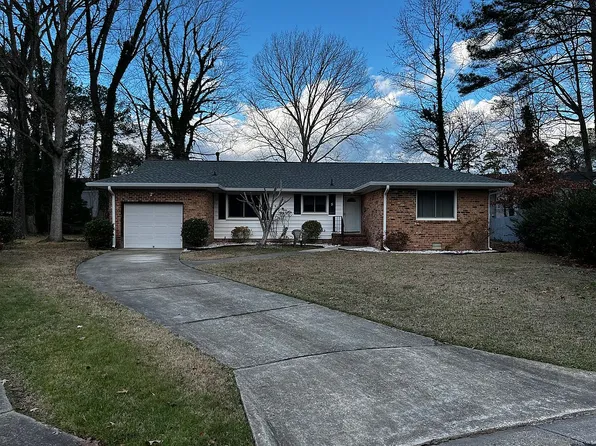 5 Chattanooga Ct, Hampton, VA 23669
