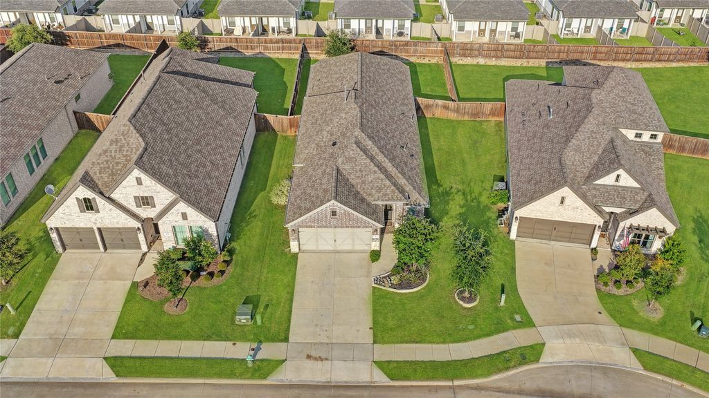 Apartment in Little Elm, Denton - More