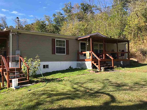2nd image of 1303 Daisy Ln