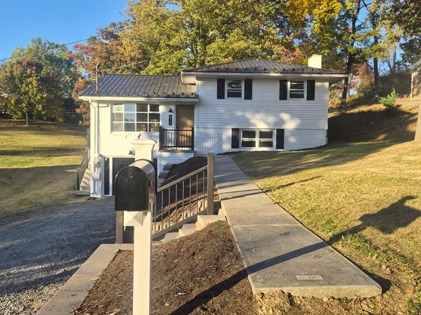 812 Rayne Dr, Cumberland, MD 21502