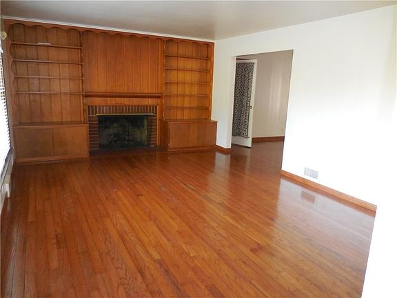 5th image of 20 W Conron Ave