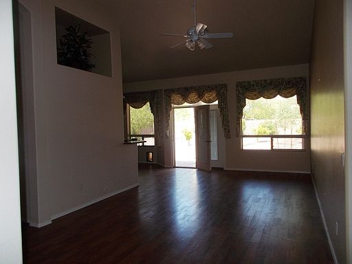 5th image of 3064 N Sawyer