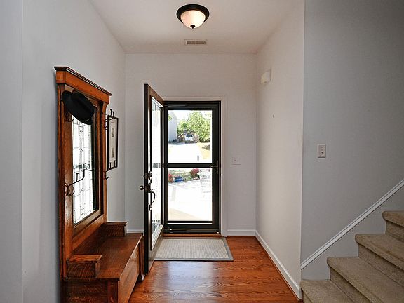 5th image of 605 Summitbluff Dr