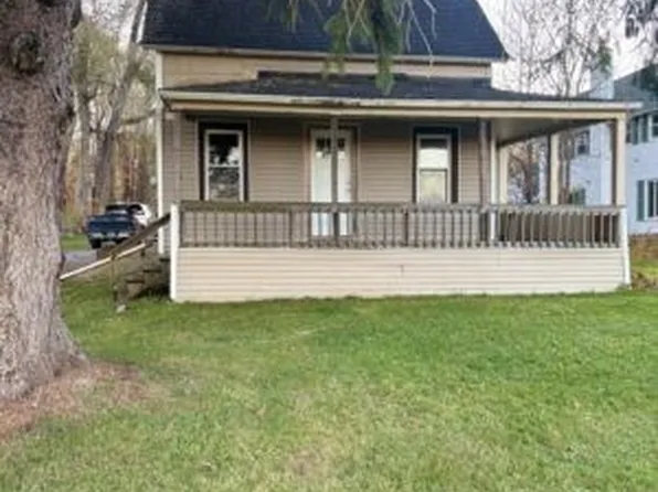 59 Montgomery St, Parish, NY 13131
