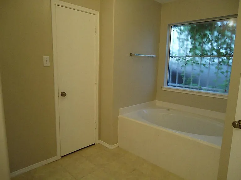 11047 Knobbley Oak Ct — Photo 26