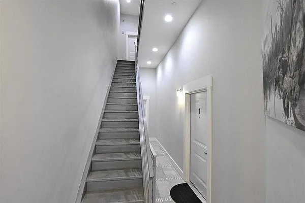 Rented by Compass | media 16