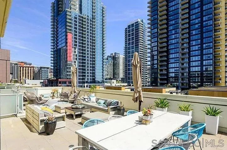 1431 Pacific Hwy #610 — Photo 17