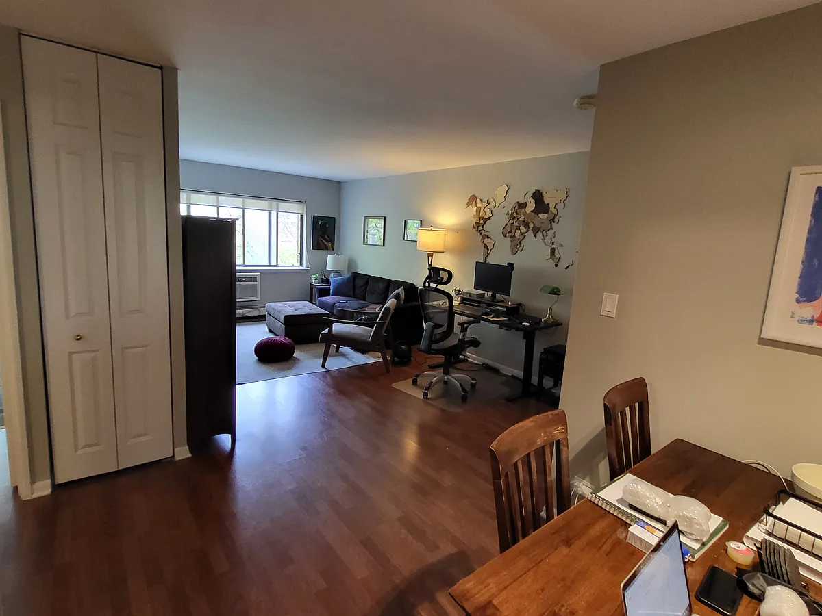 Building Photo - 3620 N Pine Grove Ave #509