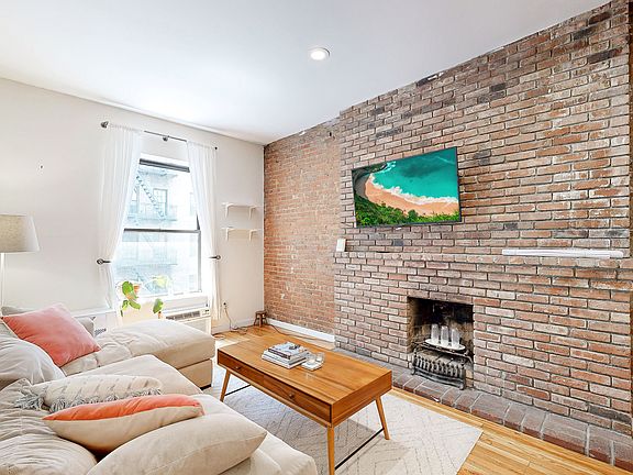 4th image of 28 W 73rd St APT 4B