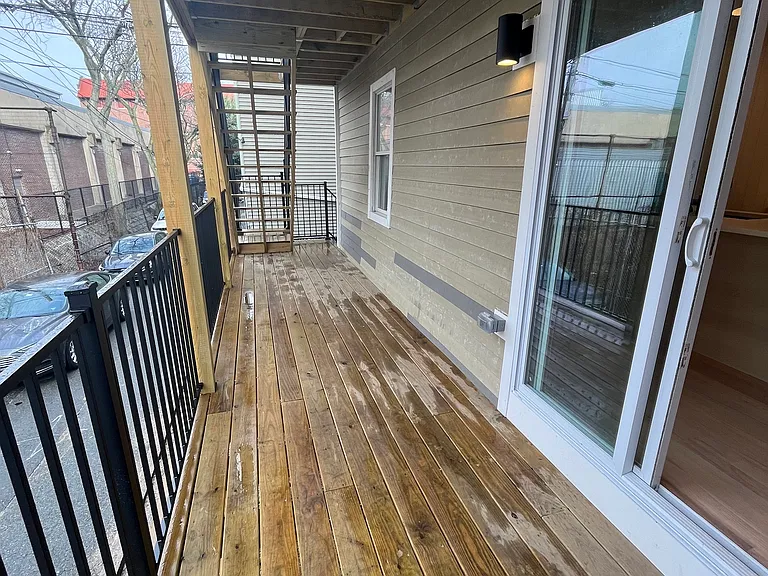 Private Deck