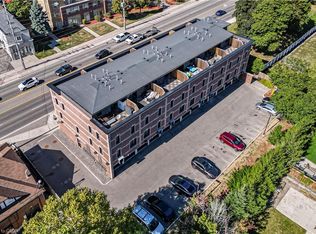 760 Lakeshore Rd E #201, Mississauga, ON L5E1C7