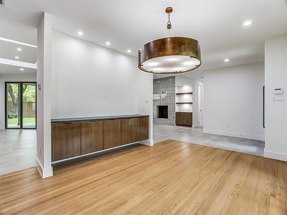 4th image of 7023 Midbury Dr