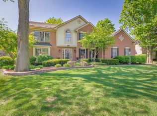 39779 Woodside Dr N, Northville, MI 48168