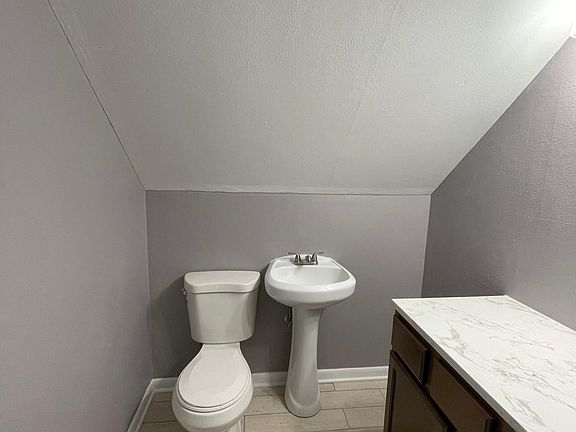 4th image of 1111 Blenheim Dr