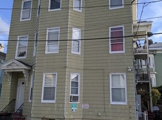 7 Cady St, Lowell, MA 01852