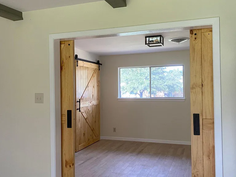 6817 Miranda Dr — Photo 15