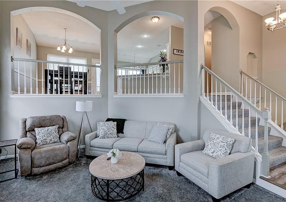 2221 SE 5th Ter, Lees Summit, MO 64063 | Zillow