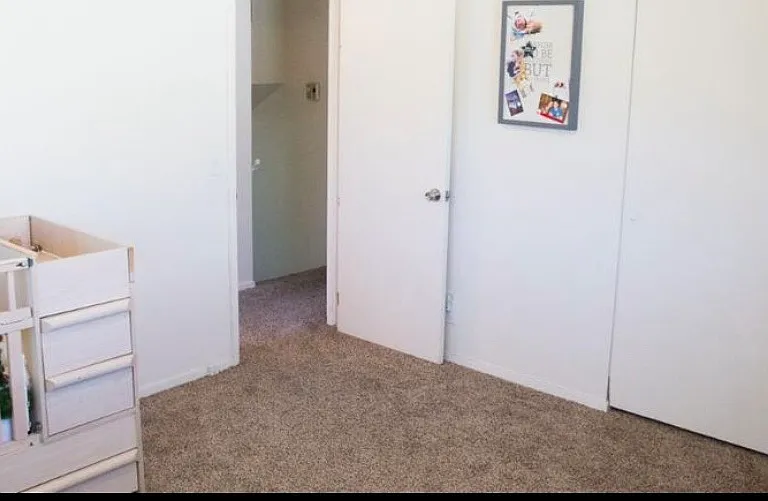 1858 W Cliff Pl — Photo 9