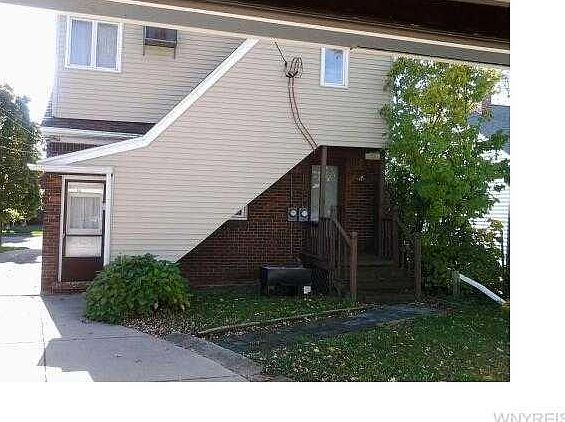 3rd image of 103 Woodward Ave