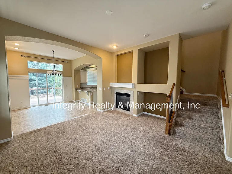 3025 Redhaven Way — Photo 2