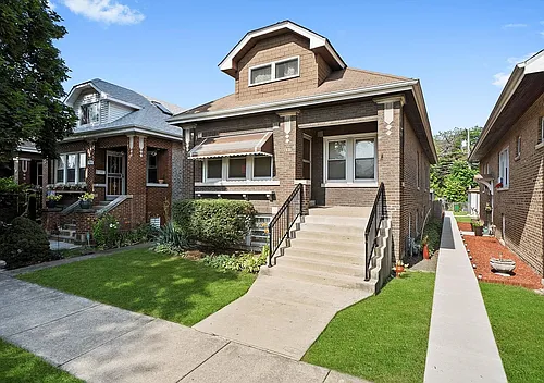 2418 Wesley Ave Photo 1
